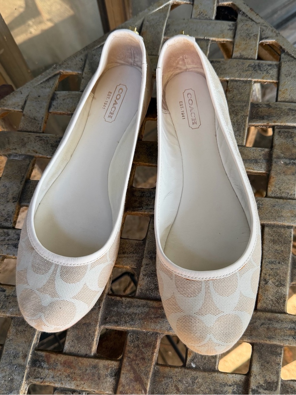 COACH 7.5B Beige Signature Monogram Canvas Ballet Flats - Picture 3 of 13